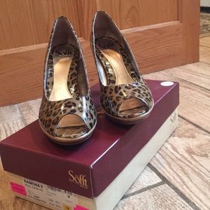 Sofft open toed pumps